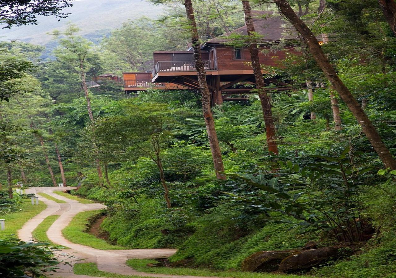 The Tamara Coorg Hotel Kakkabe Exterior photo